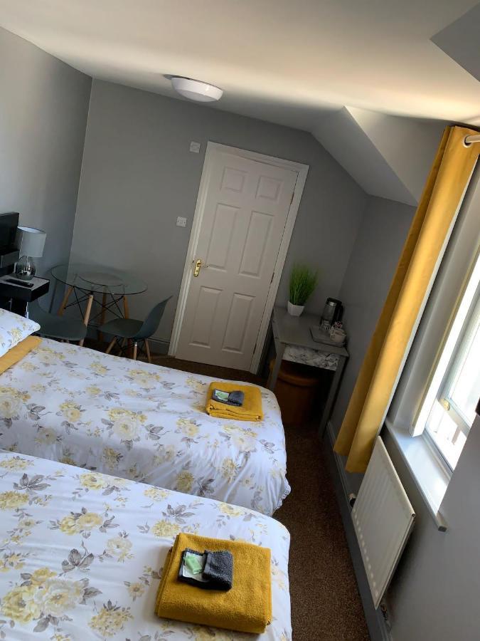Hall Park Hotel Self Check In Уоркингтън Екстериор снимка