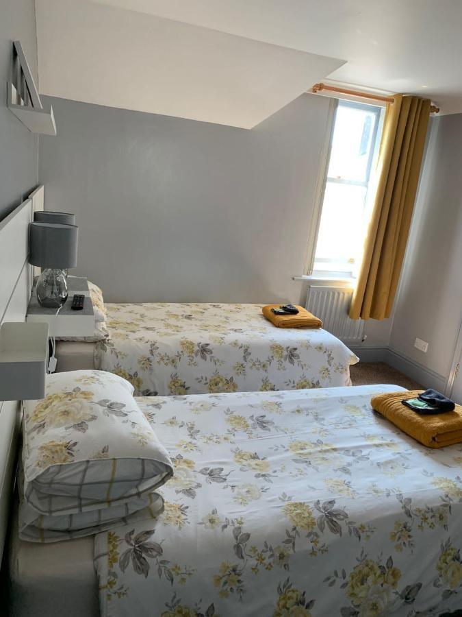 Hall Park Hotel Self Check In Уоркингтън Екстериор снимка