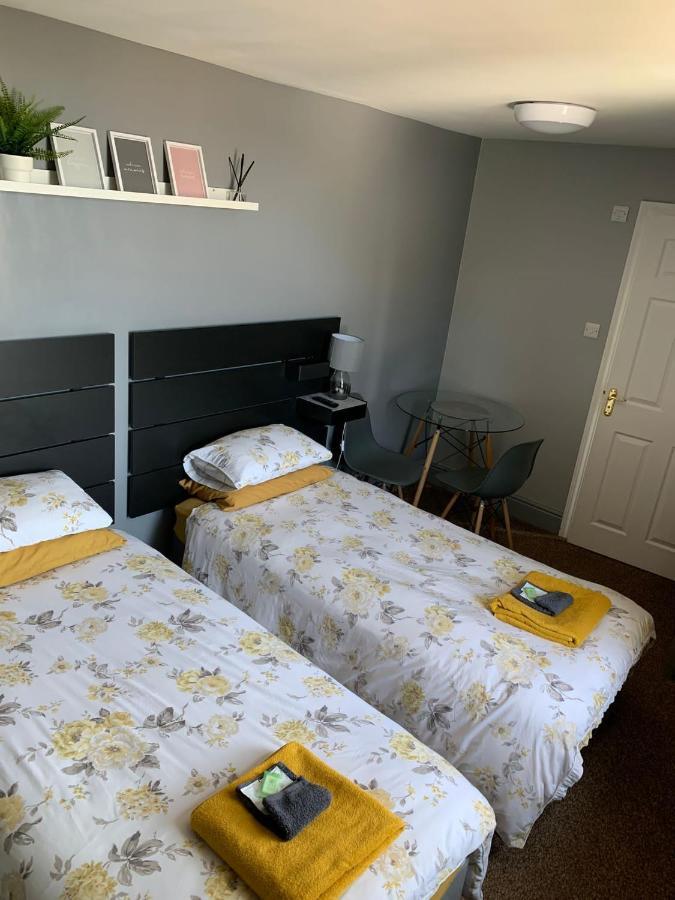 Hall Park Hotel Self Check In Уоркингтън Екстериор снимка