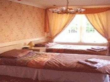 Hall Park Hotel Self Check In Уоркингтън Екстериор снимка